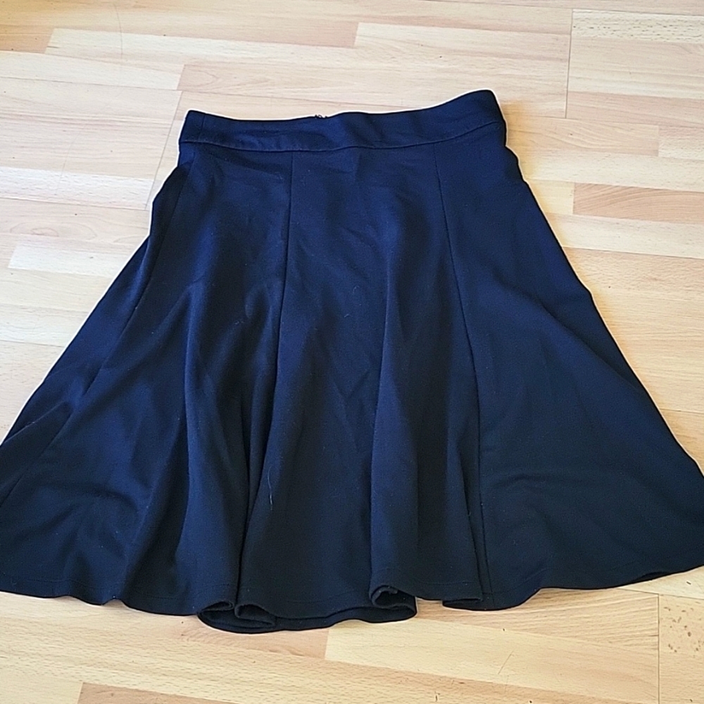 The Limited skirt, size medium, black. Excellent condition